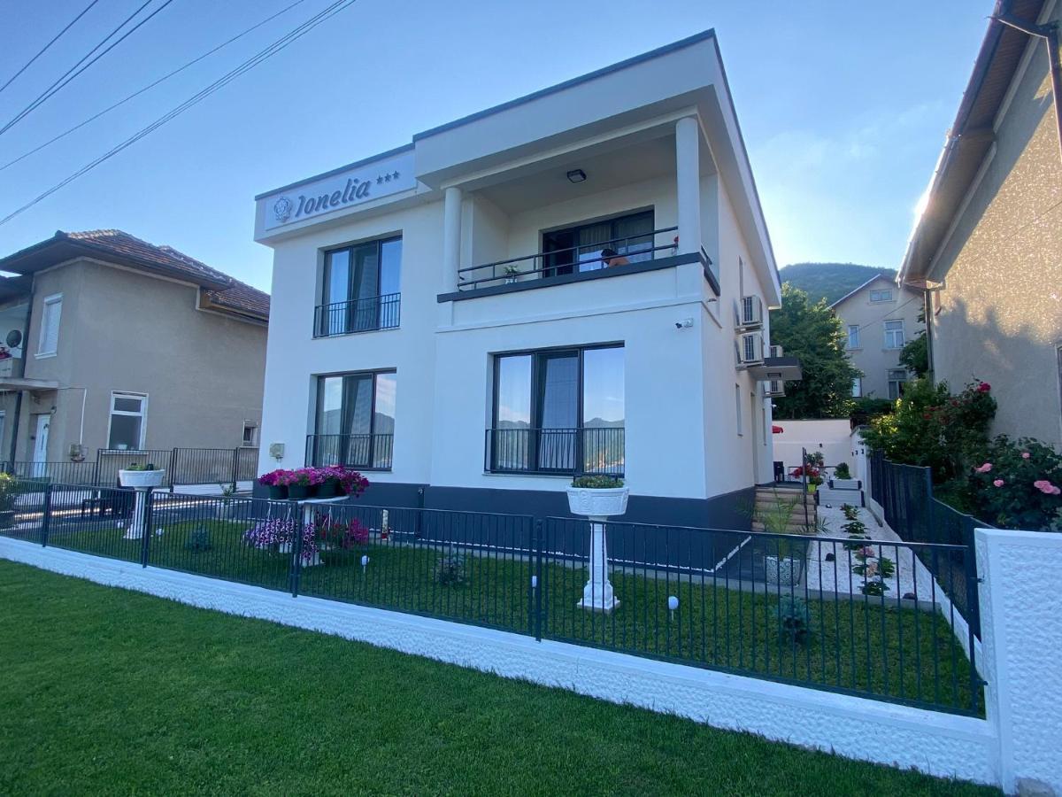 Pensiunea Ionelia Orşova Εξωτερικό φωτογραφία